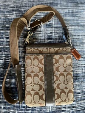 Coach Brown Signature Stripe Swingpack  Crossbody Bag Adjustable Strap Silver